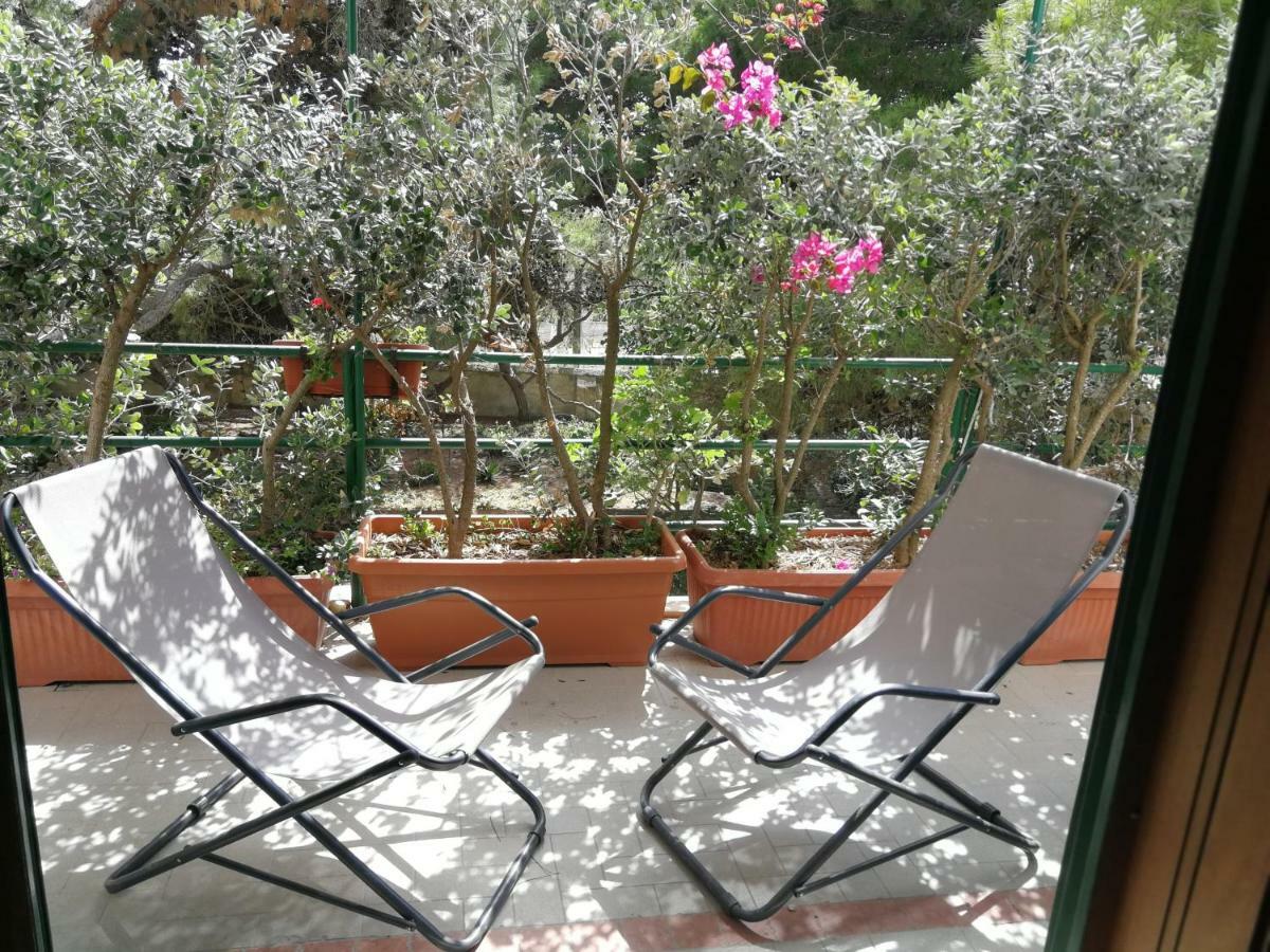 Il Giardino Su Lido Burrone Apartment Фавиняна Екстериор снимка
